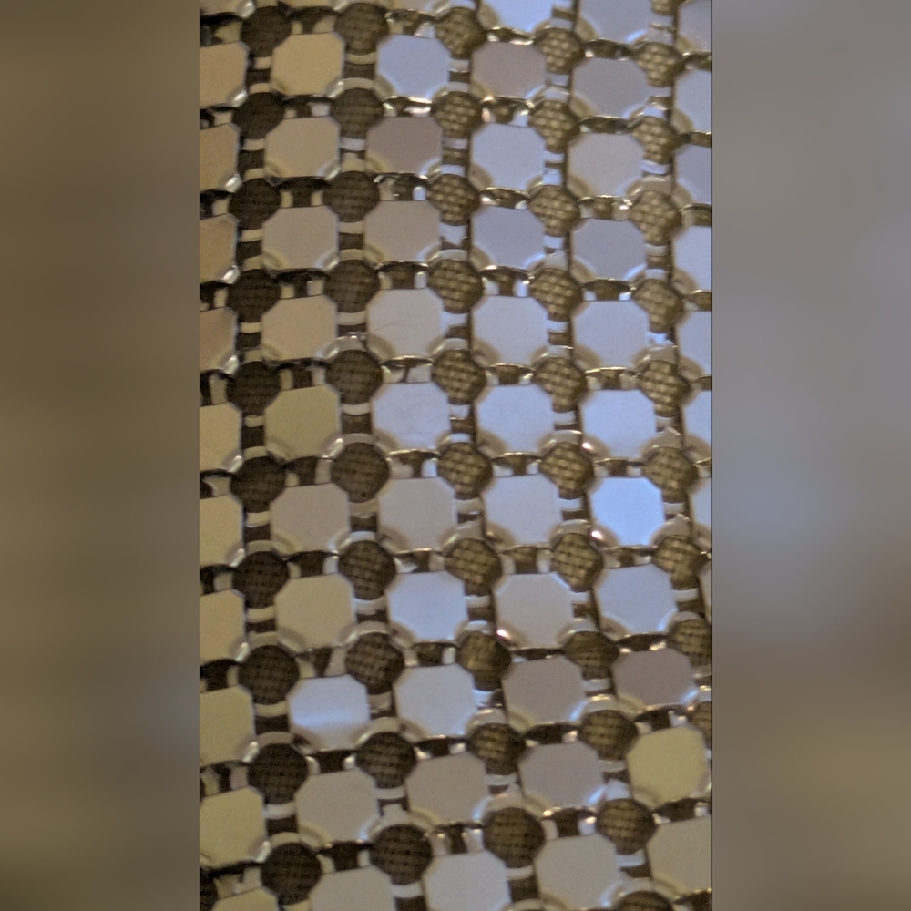 Soft and light Metal Mesh Evening Bag. - Picture 4 of 10